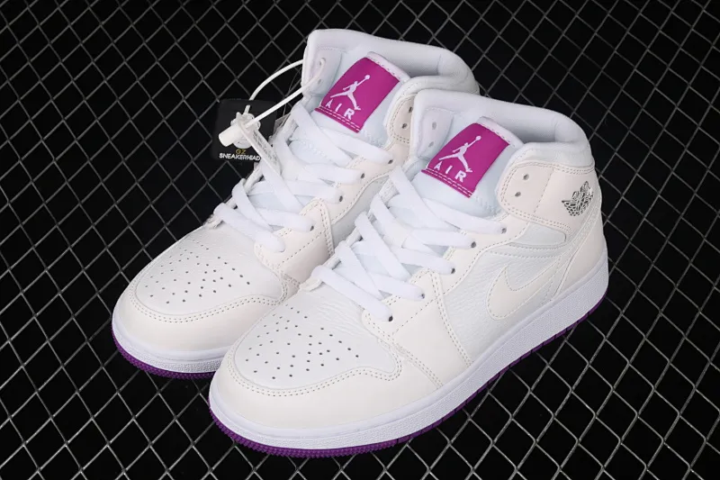 All categories Air Jordan Jordan series basketball shoes Air Jordan 1 Mid Air Jordan 1 Mid AJ1 Joe 1 white and purple women's sports and leisure basketball shoes 555112-100
